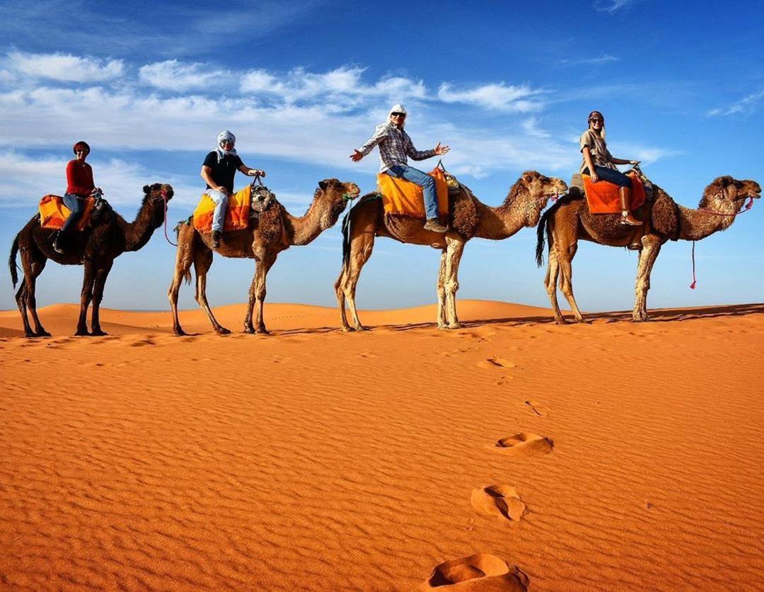 Les Pyramides Hotel Merzouga Eksteriør bilde