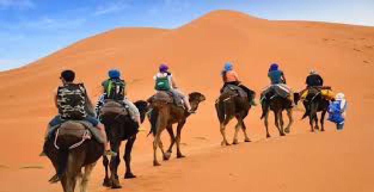 Les Pyramides Hotel Merzouga Eksteriør bilde